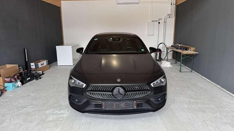 Schwarz Gebraucht 2022 Mercedes CLA250 AMG line Limousine | 37.500 € (Etwas zu teuer) - Bild 1/4