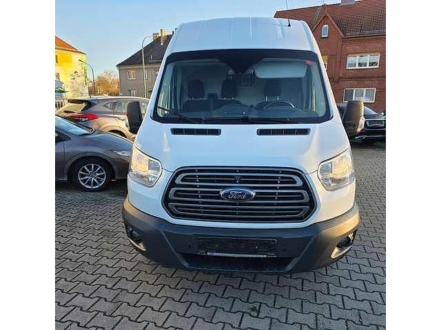 Gebraucht Ford Transit Trend 170 PS (125 kW) 2019 Frostweiß Van