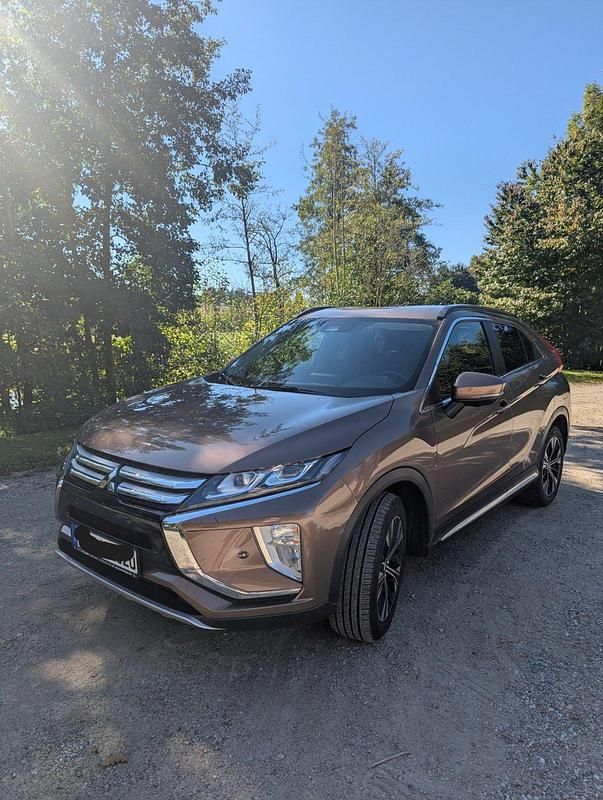 Braun Gebraucht 2019 Mitsubishi Eclipse Cross SUV | 12.950 € (Guter Preis) - Bild 1/4