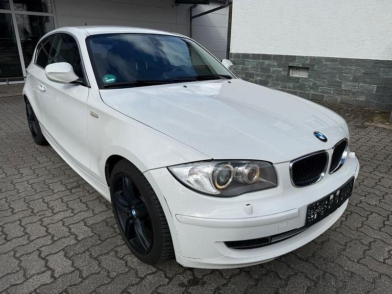 Gebraucht BMW 123 Efficient Dynamics 204 PS (150 kW) 2011 Weiß Kleinwagen