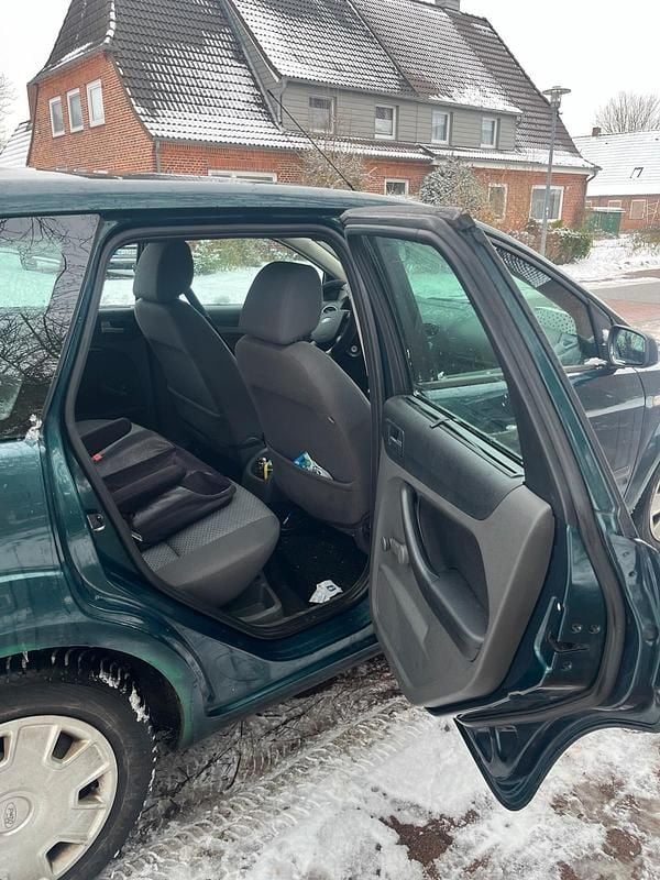 Gebraucht Ford Focus 101 PS (74 kW) 2004 Grün Kleinwagen