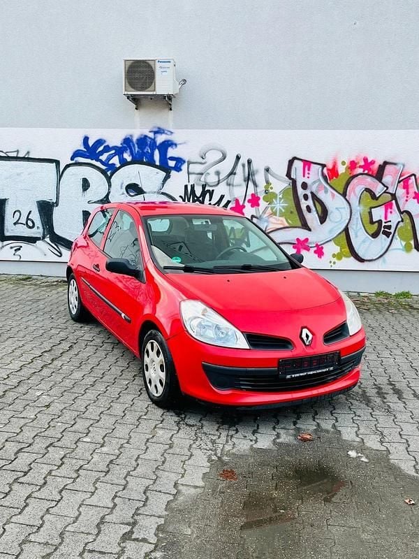 Gebraucht Renault Clio II 70 PS (51 kW) 2006 Rot Kleinwagen