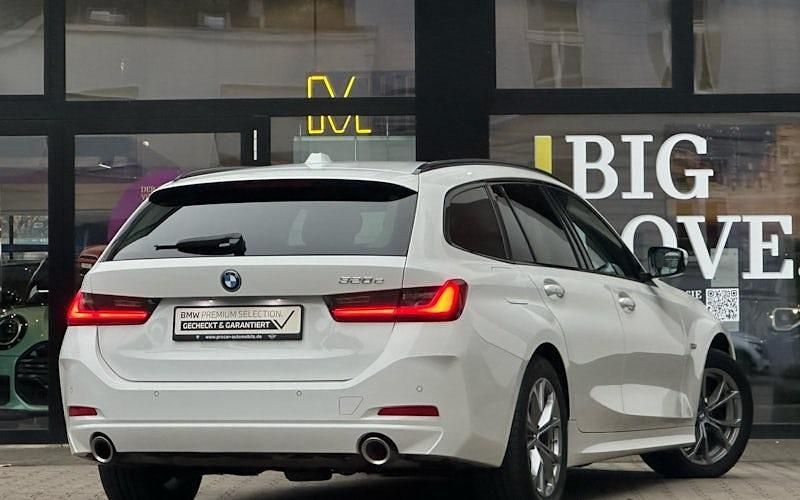 Gebraucht BMW 320e Shadowline 204 PS (150 kW) 2022 Weiß Kombi