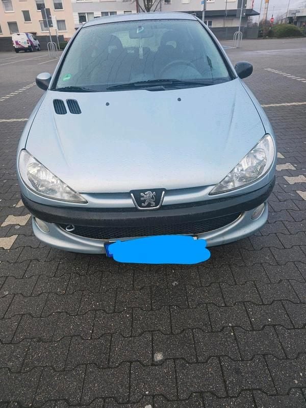 Grau Gebraucht 2007 Peugeot 206 Kleinwagen | 1.100 € (Guter Preis) - Bild 1/4