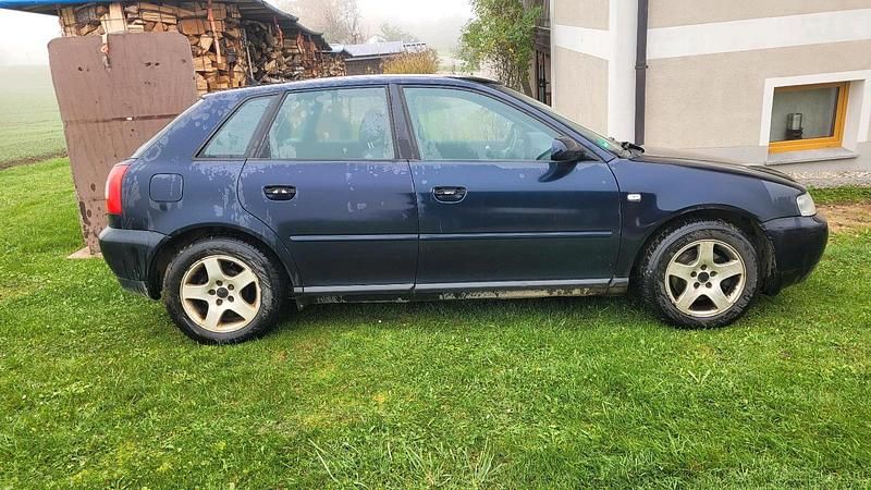 Gebraucht Audi A3 100 PS (73 kW) 2002 Blau Limousine