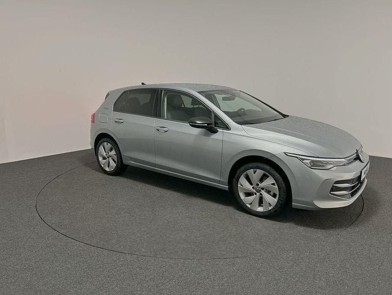 Silber Neu 2025 VW Golf VIII Life Limousine | 36.900 € (Fairer Preis) - Bild 1/4