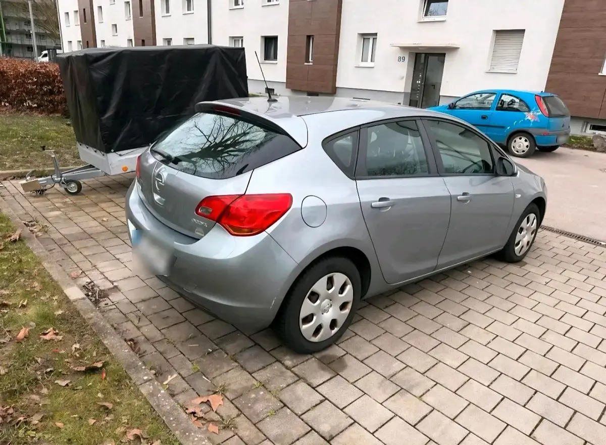 Gebraucht Opel Astra 87 PS (63 kW) 2010 Silber Kleinwagen