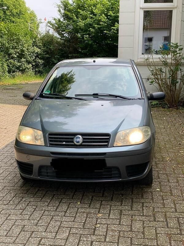 Grau Gebraucht 2003 Fiat Punto Kleinwagen | 599 € (Superpreis) - Bild 1/4