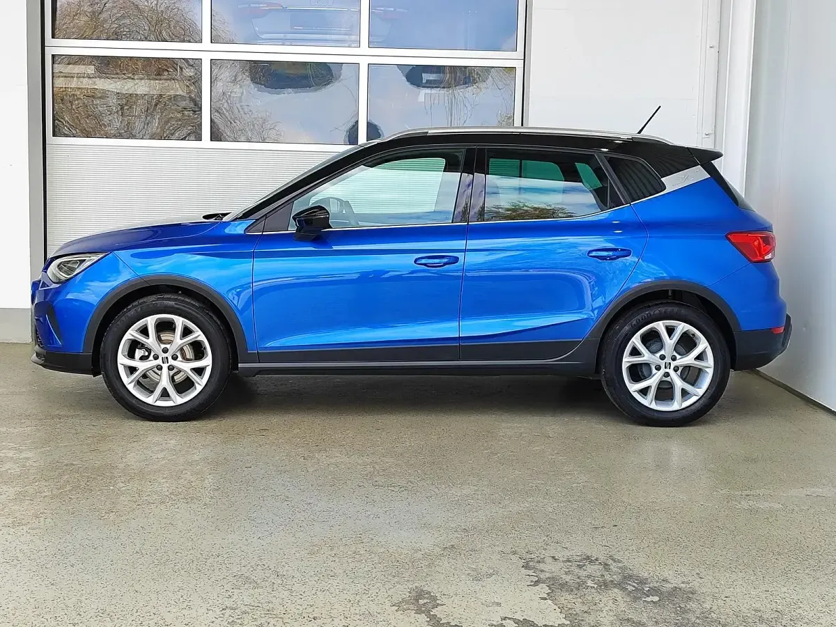 Gebraucht Seat Arona FR-Line 95 PS (69 kW) 2025 Sapphire blau met SUV