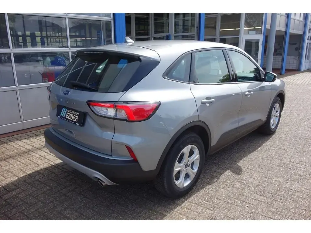 Usado Ford Kuga Cool & Connect 150 HP (110 kW) 2023 Prateado SUV