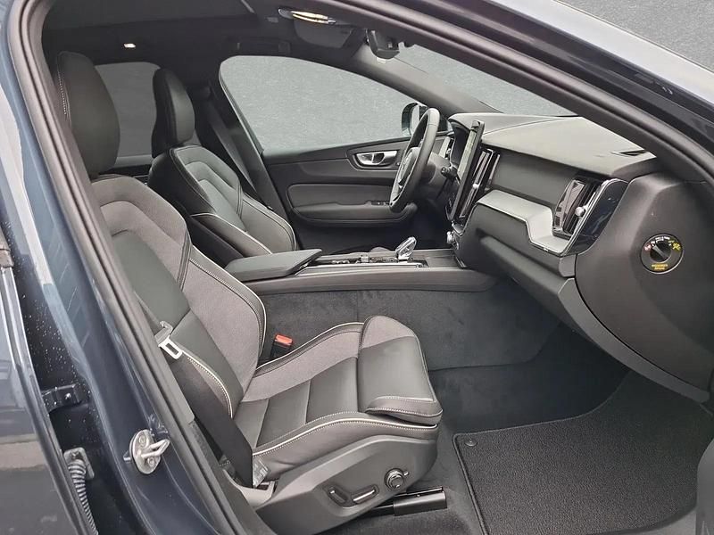 Gebraucht Volvo XC60 Plus 250 PS (183 kW) 2025 Blau SUV