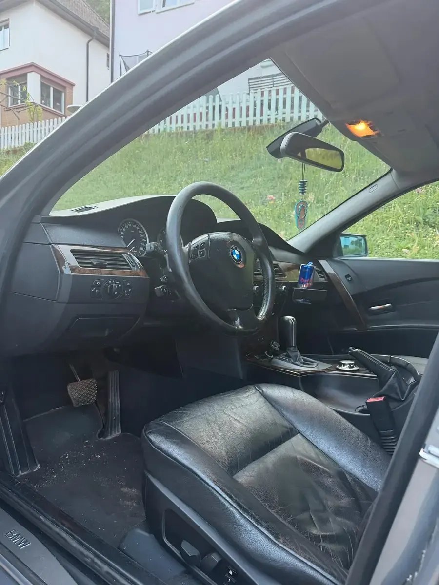 Używany BMW 530 231 KM (169 kW) 2006 Szary Sedan/Limuzyna