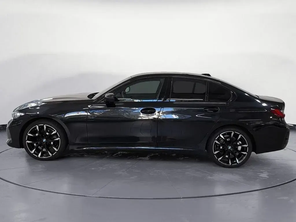Gebraucht BMW 320 M Sport 184 PS (135 kW) 2025 Schwarz Limousine