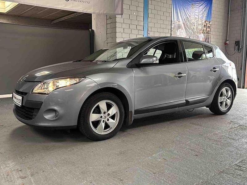 Blau Gebraucht 2008 Renault Mégane III Dynamique Limousine | 4.999 € (Fairer Preis) - Bild 1/4