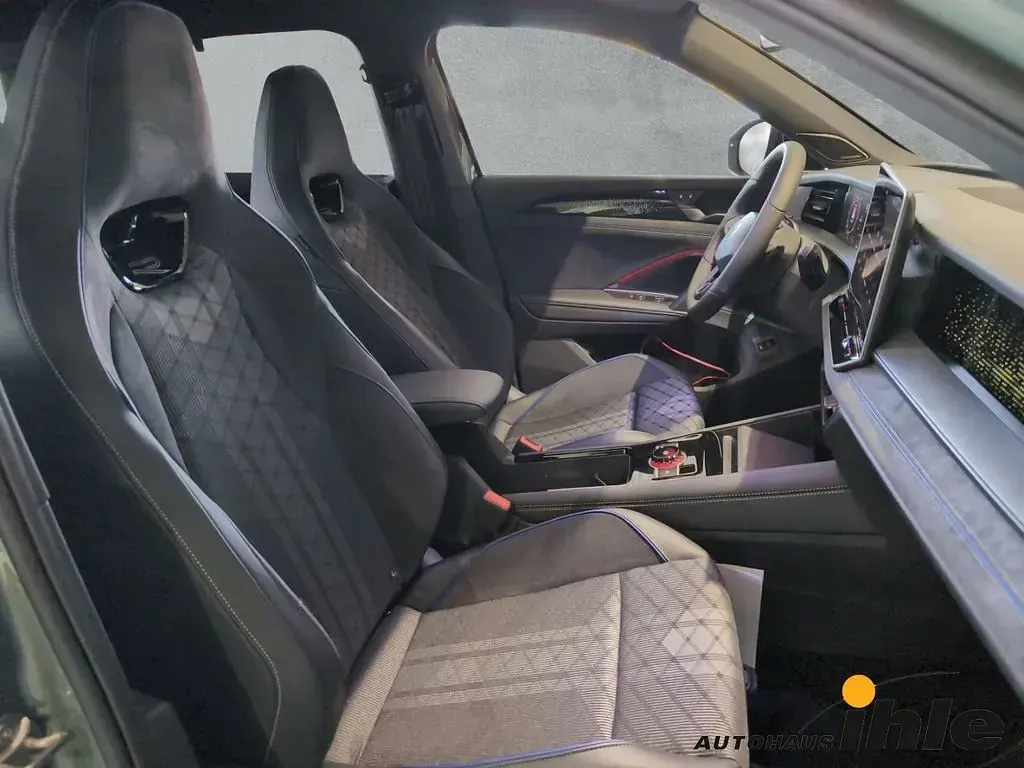 Neu VW Tayron Style 150 PS (110 kW) 2026 Gruen SUV