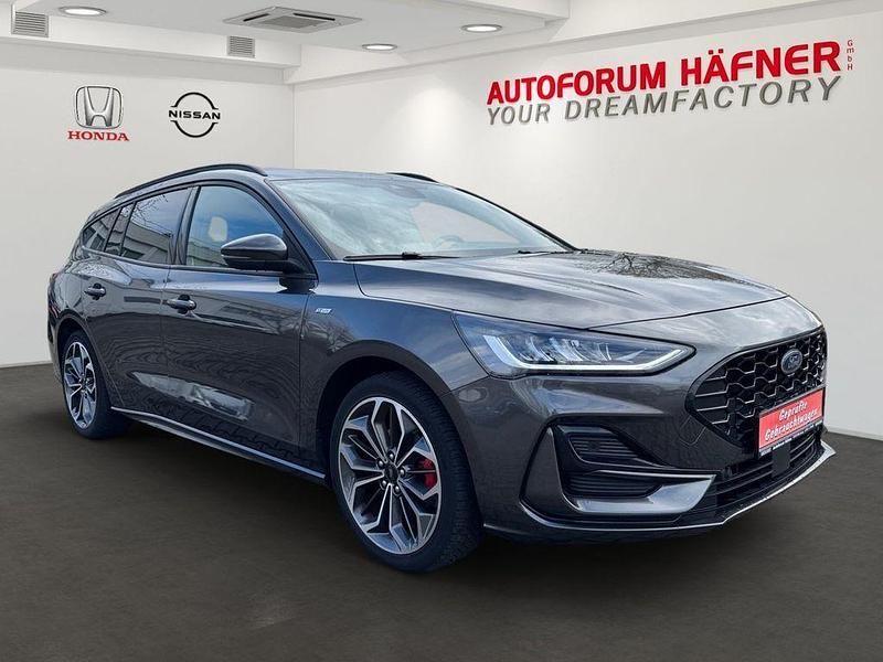 Używany Ford Focus ST-Line 155 KM (114 kW) 2023 Szary Sedan/Limuzyna