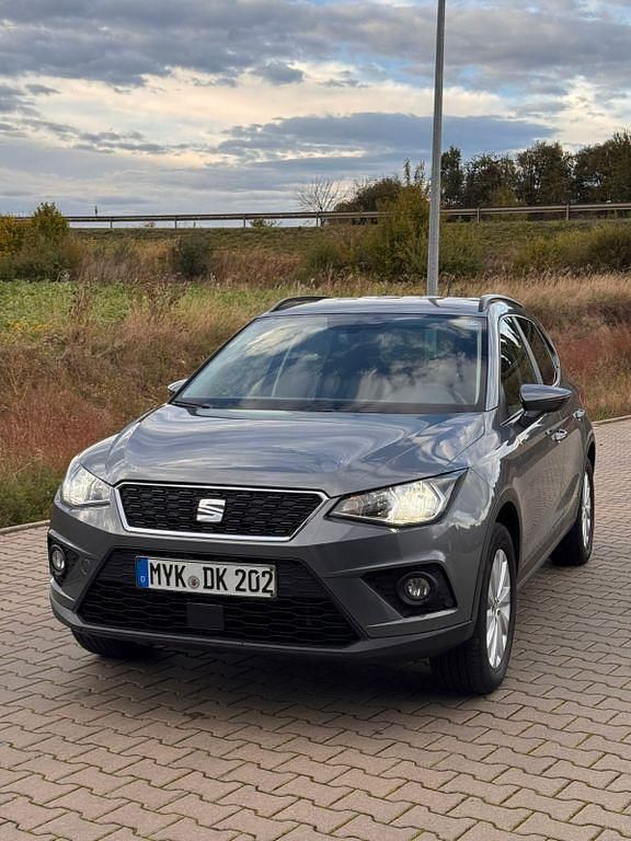 Grau Gebraucht 2018 Seat Arona Style SUV | 10.300 € (Fairer Preis) - Bild 1/4