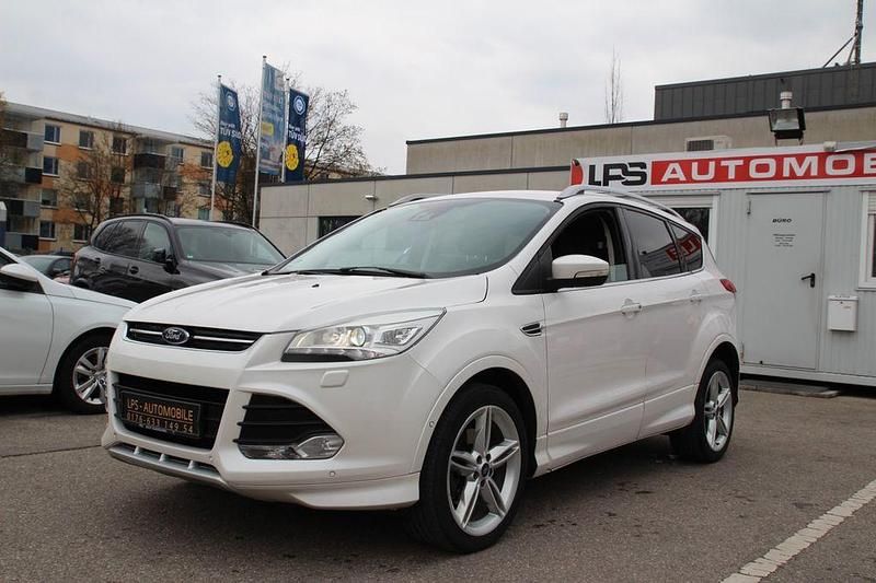 Gebraucht Ford Kuga Individual 163 PS (119 kW) 2013 Weiß SUV
