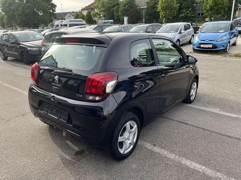 Gebraucht Peugeot 108 Allure 82 PS (60 kW) 2015 Metallicschwarze Kleinwagen