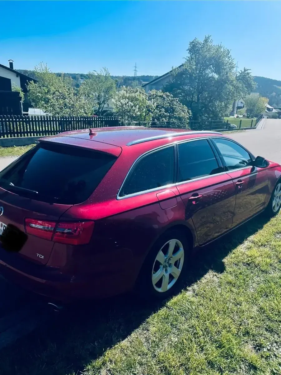 Gebraucht Audi A6 204 PS (150 kW) 2011 Rot Kombi