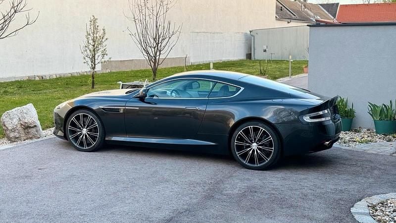 Grau Gebraucht 2014 Aston Martin DB9 Coupé | 92.500 € - Bild 1/4