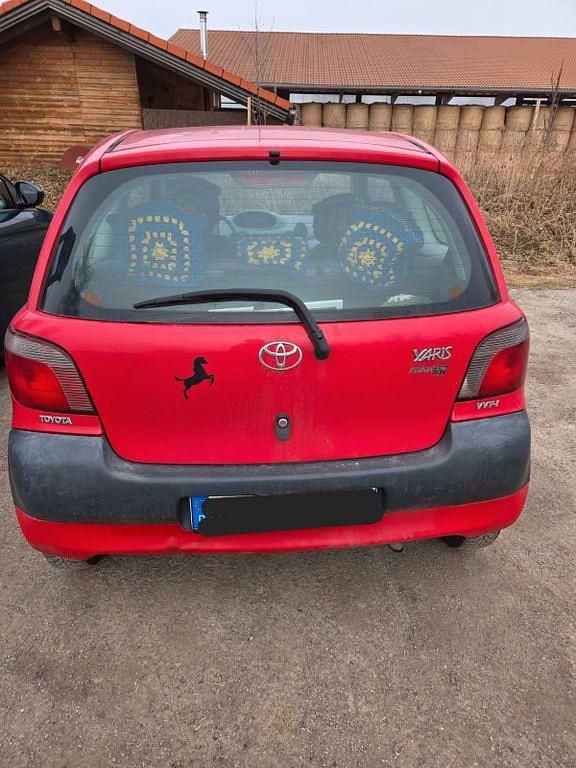 Gebraucht Toyota Yaris 68 PS (50 kW) 2002 Rot Limousine