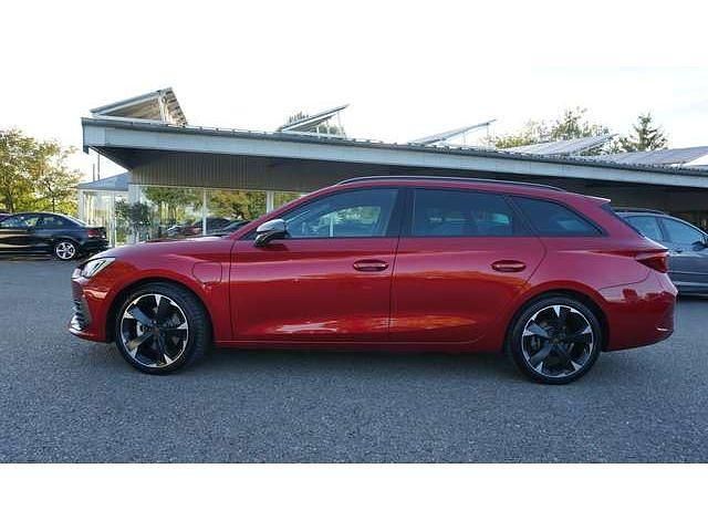 Gebraucht Cupra Leon 204 PS (150 kW) 2023 Desire rot exklusiv Kombi
