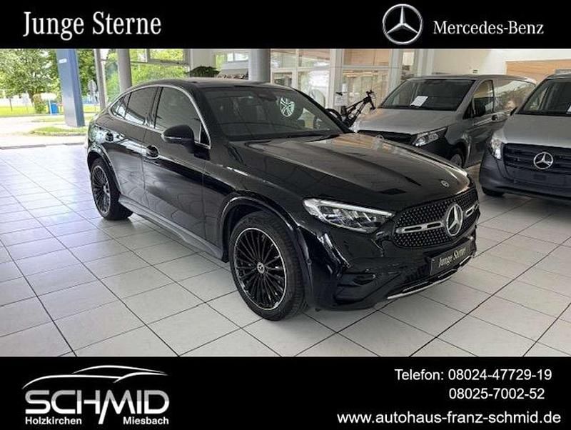 Obsidianschwarz Gebraucht 2024 Mercedes GLC300 AMG line Coupé | 67.850 € (Fairer Preis) - Bild 1/4