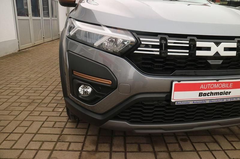Gebraucht Dacia Jogger Extreme 110 PS (80 kW) 2025 Grau Van / Kleinbus