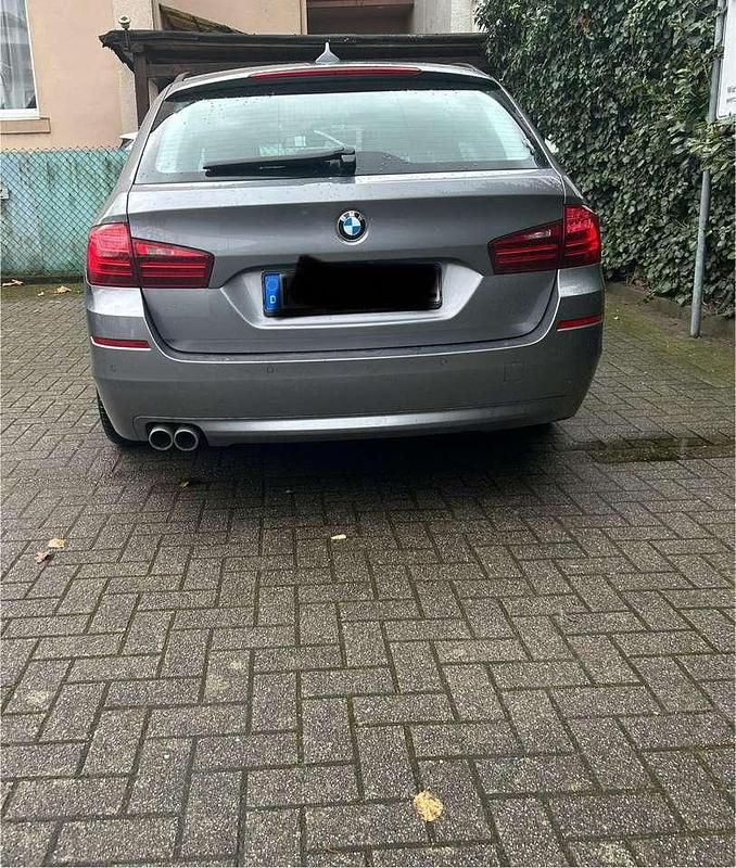 Gebraucht BMW 520 190 PS (139 kW) 2016 Grau Kombi
