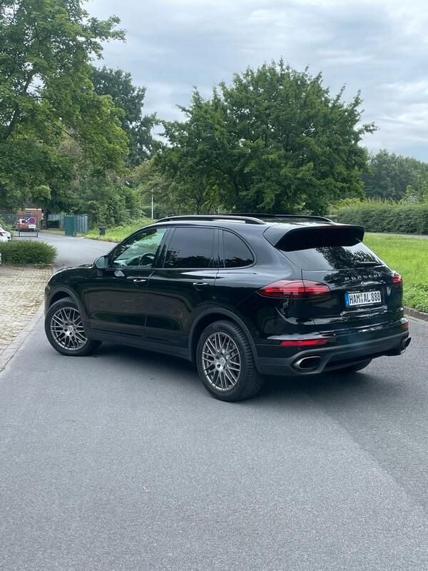 Schwarz Gebraucht 2015 Porsche Cayenne SUV | 28.700 € (Etwas zu teuer) - Bild 1/4