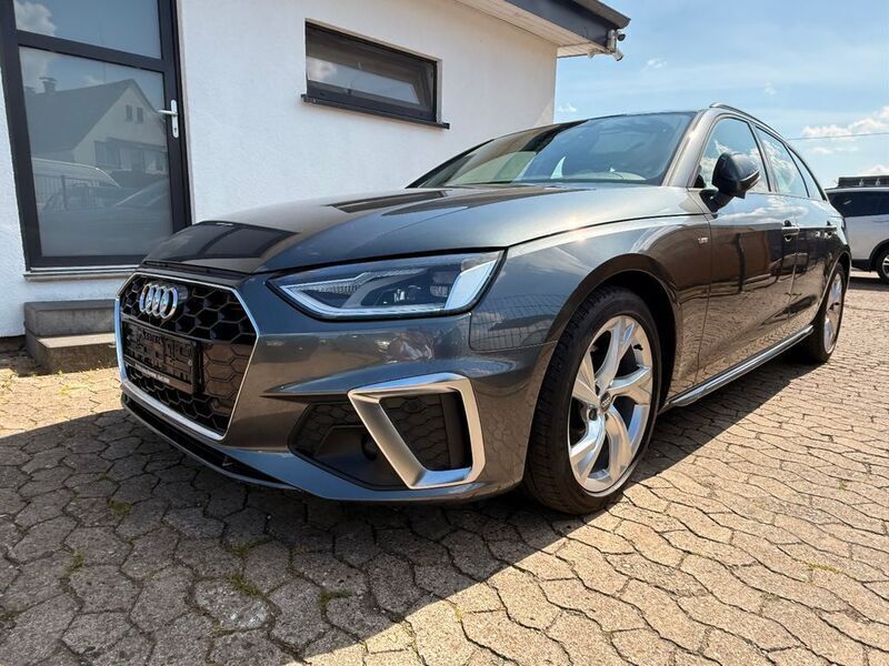 Grau Gebraucht 2021 Audi A4 S-Line Kombi | 23.990 € (Guter Preis) - Bild 1/4