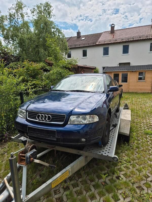 Blau Gebraucht 1999 Audi A4 Limousine | 900 € (Superpreis) - Bild 1/4