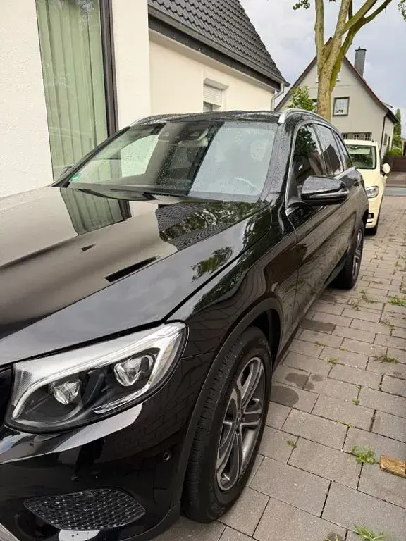 Gebraucht Mercedes GLC250 204 PS (150 kW) 2018 Schwarz SUV