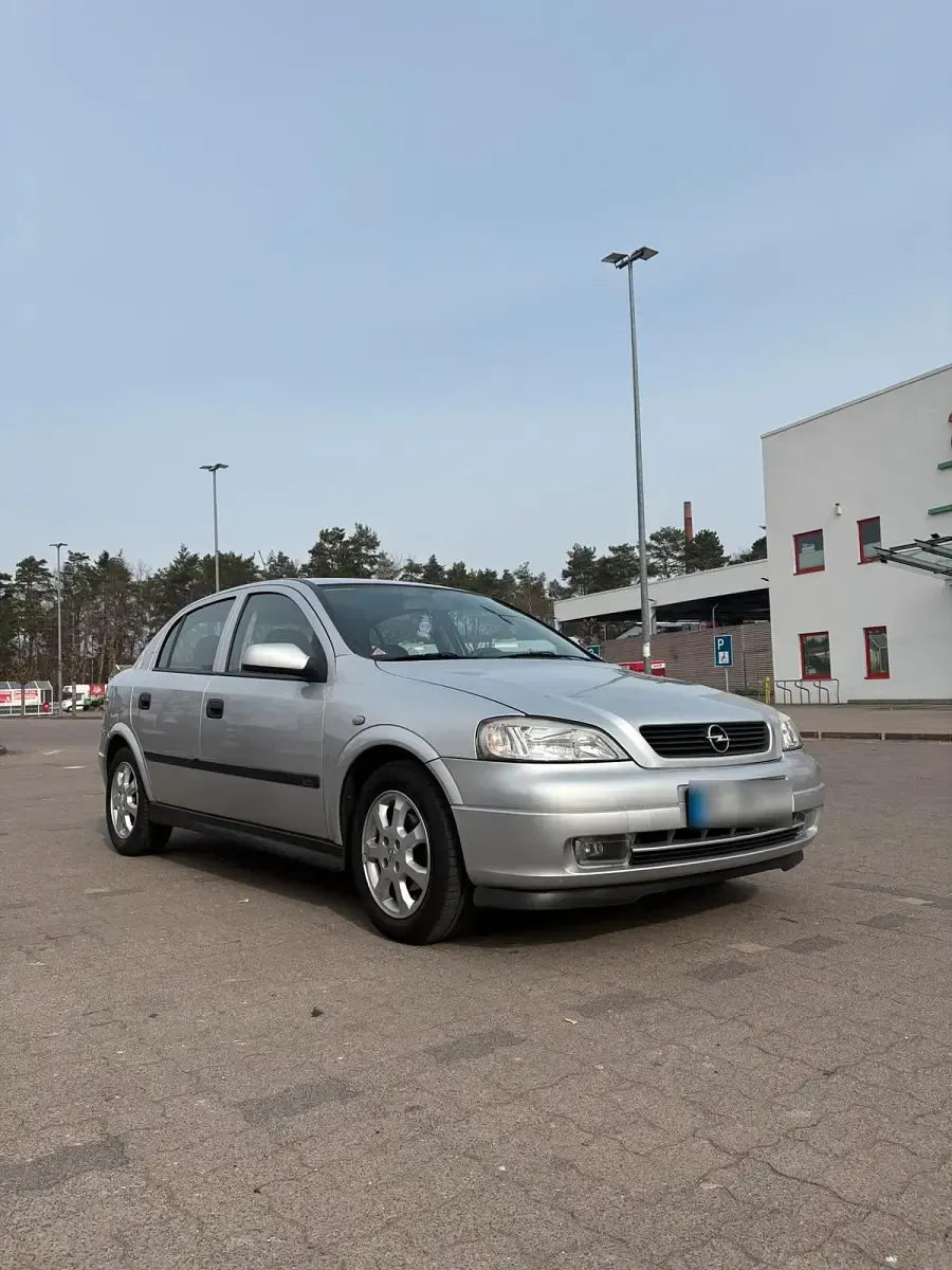 Usata Opel Astra 84 CV (61 kW) 2001 Argento Utilitaria
