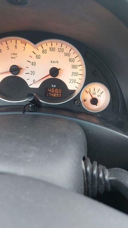 Grau Gebraucht 2003 Opel Corsa Kleinwagen | 800 € (Guter Preis) - Bild 1/4