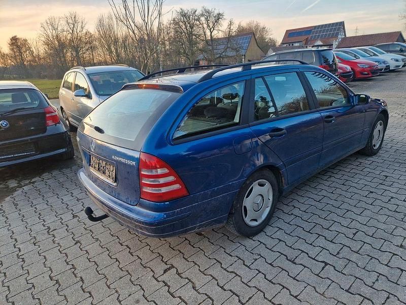 Gebraucht Mercedes C200 163 PS (119 kW) 2002 Blau Kombi