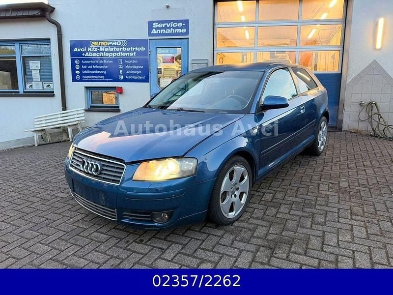 Blau Gebraucht 2004 Audi A3 Ambition Limousine | 4.499 € (Superpreis) - Bild 1/4