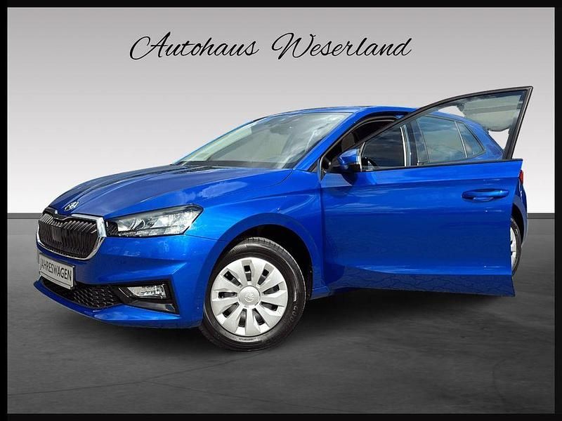Blau Gebraucht 2024 Skoda Fabia Selection Limousine | 17.290 € (Guter Preis) - Bild 1/2