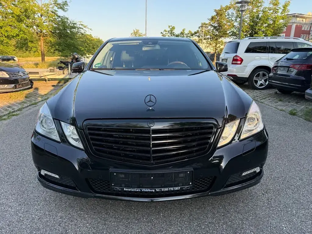 Gebraucht Mercedes E350 AMG line 292 PS (214 kW) 2010 Schwarz Limousine