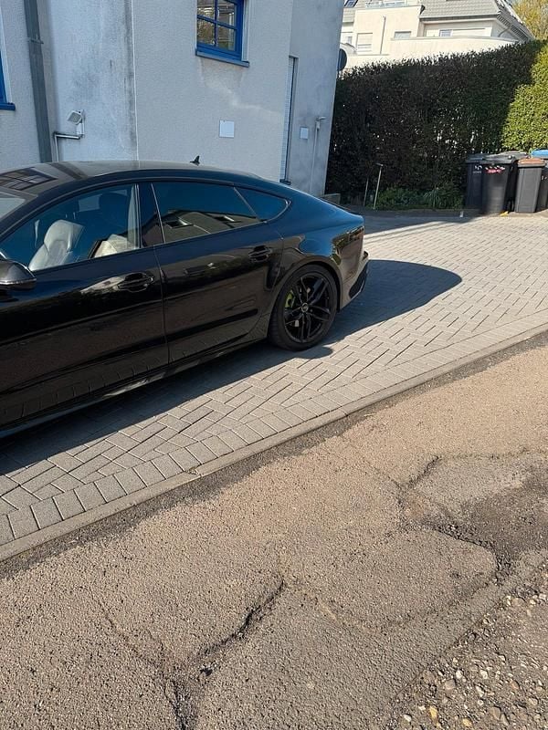 Second-hand Audi A7 Comfort 320 CP (235 kW) 2017 Negru Hatchback