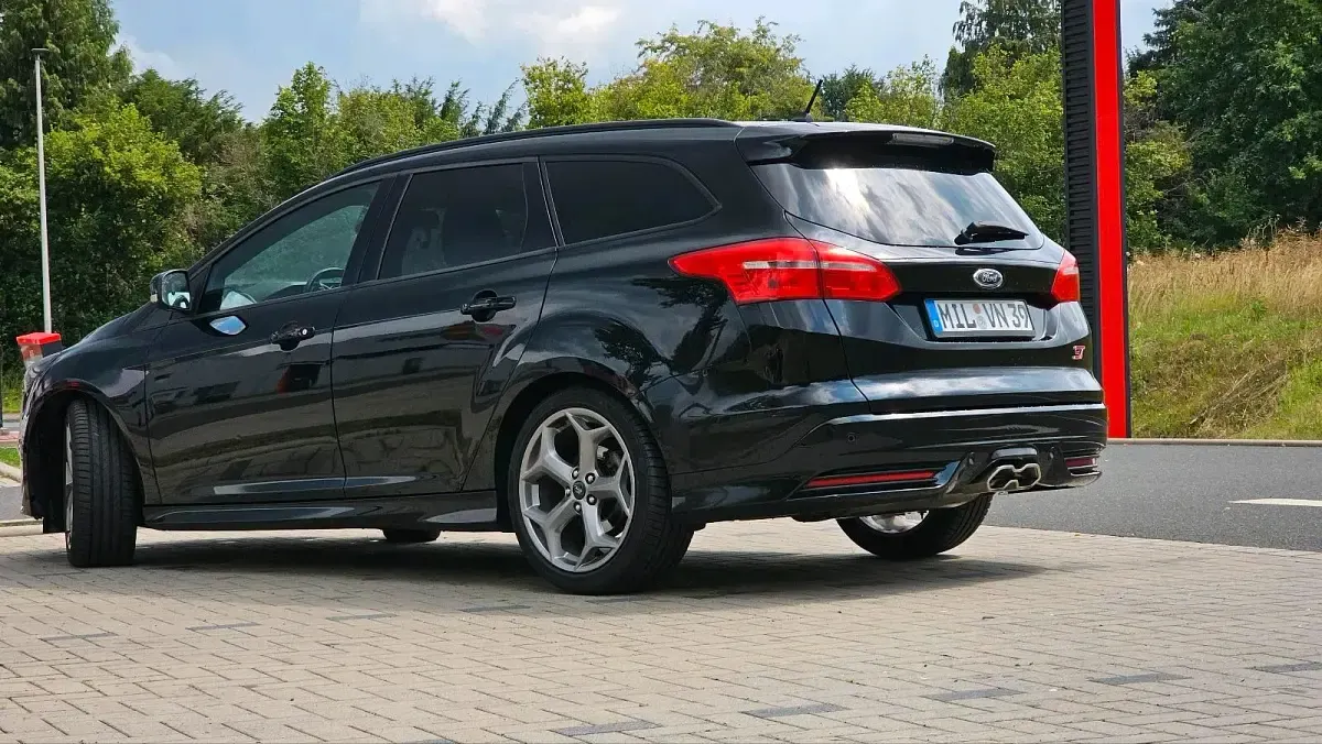 Gebraucht Ford Focus ST 185 PS (136 kW) 2017 Schwarz Kombi