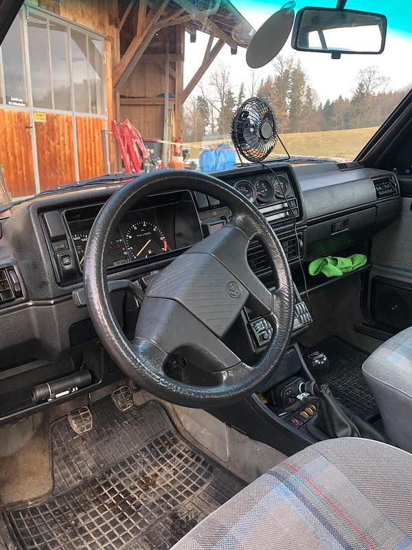 Gebraucht VW Jetta 90 PS (66 kW) 1990 Schwarz Limousine