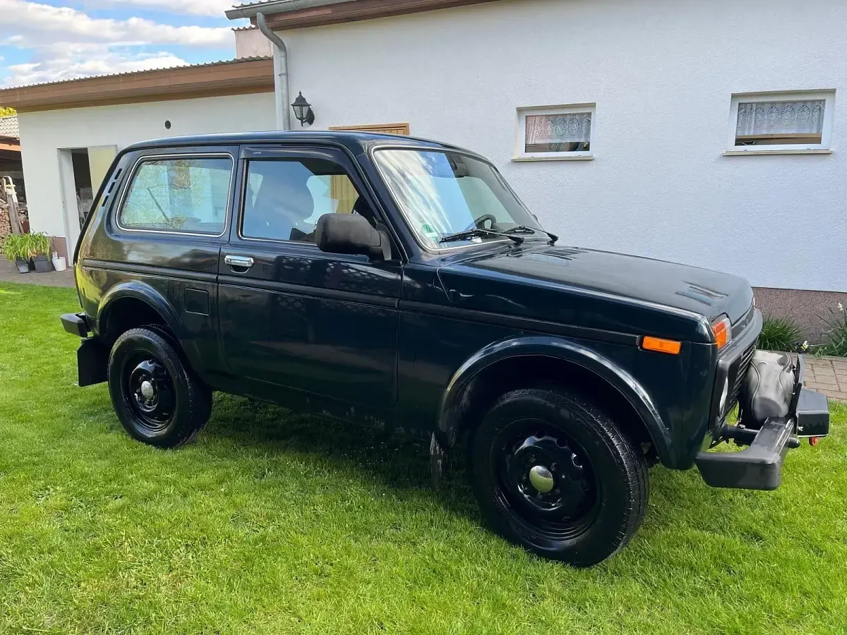 Gebraucht Lada niva 83 PS (61 kW) 2013 Grün SUV