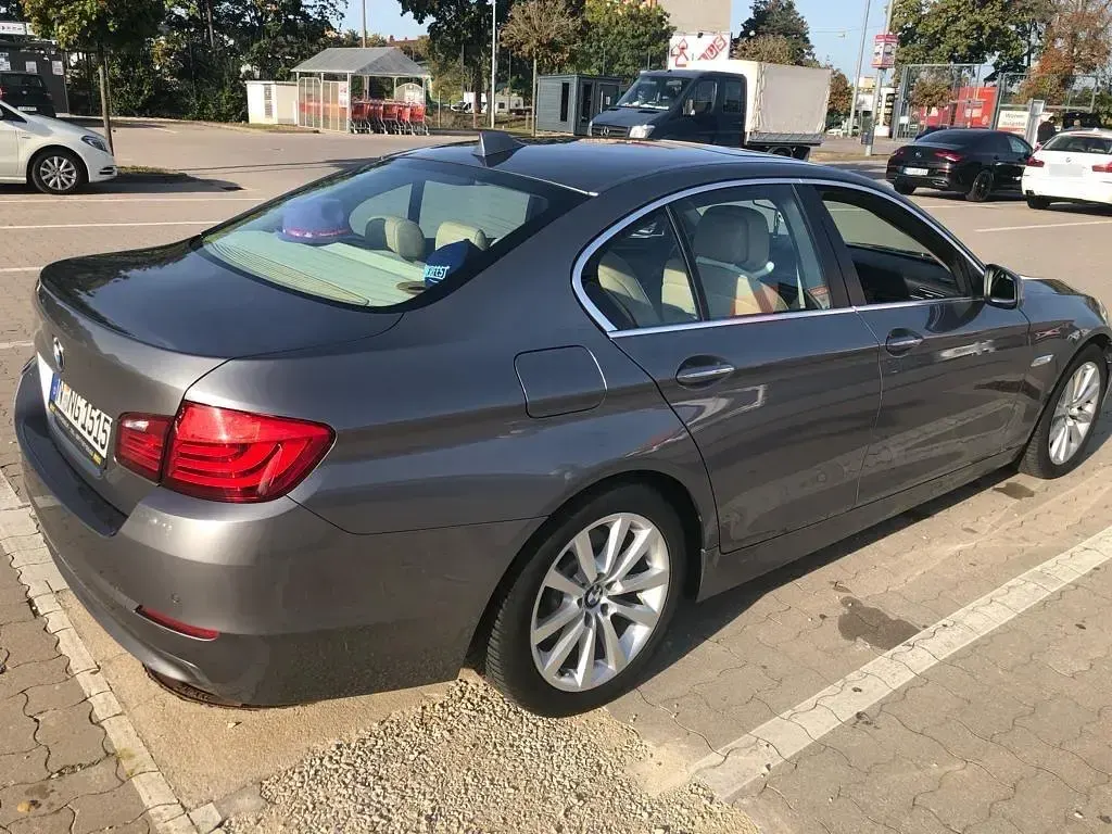 Gebraucht BMW 520 184 PS (135 kW) 2011 Silber Limousine