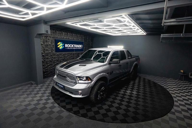 Gebraucht Dodge Ram 401 PS (294 kW) 2021 Grau Pickup