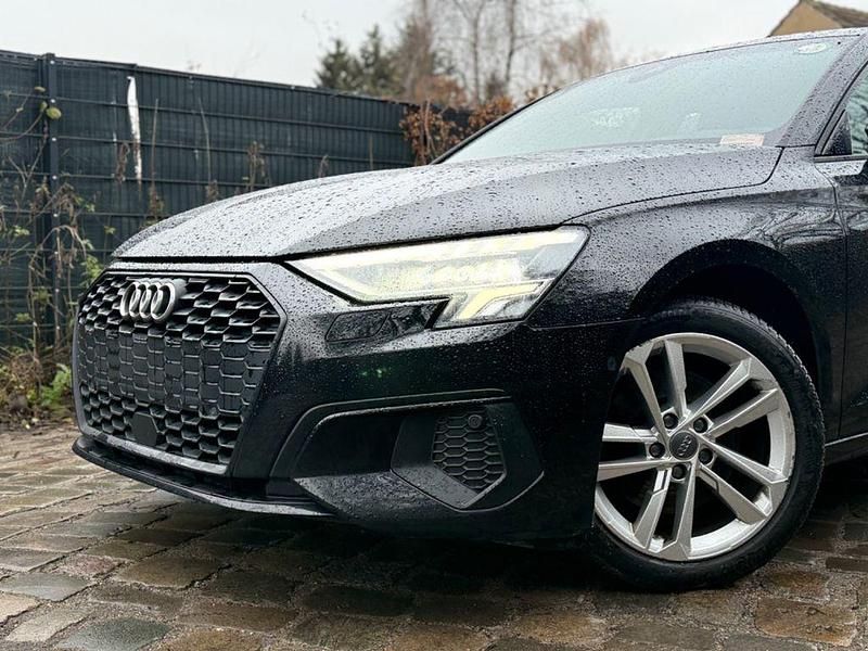 Gebraucht Audi A3 Basis 116 PS (85 kW) 2020 Schwarz Limousine
