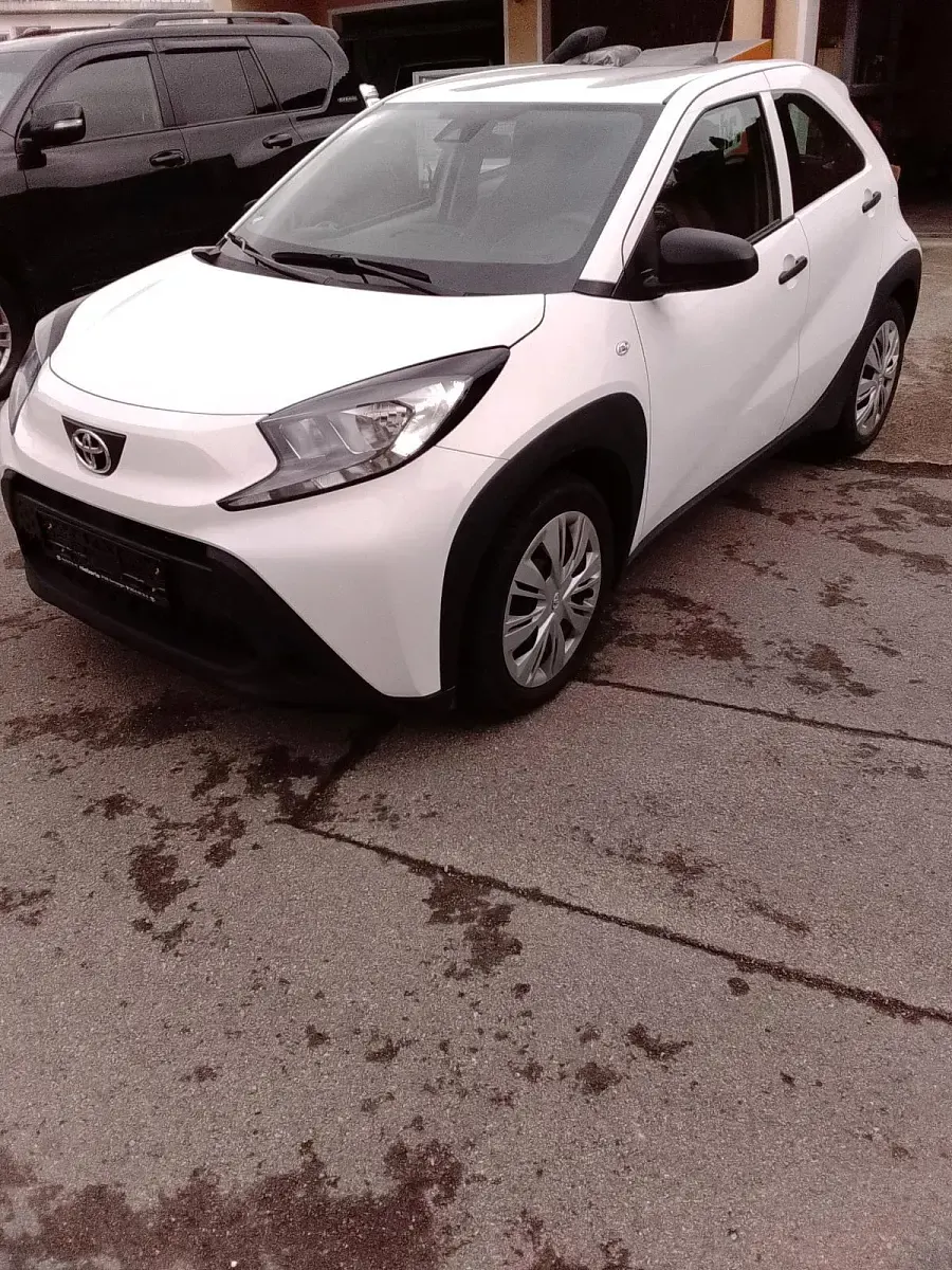 Gebraucht Toyota Aygo X 72 PS (52 kW) 2023 Weiß SUV