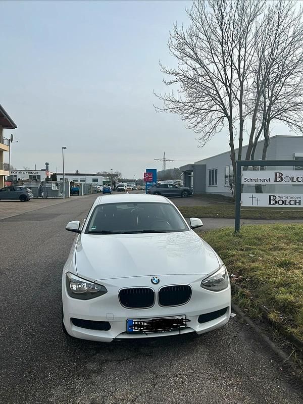 Gebraucht BMW 114 102 PS (75 kW) 2013 Weiß Kleinwagen