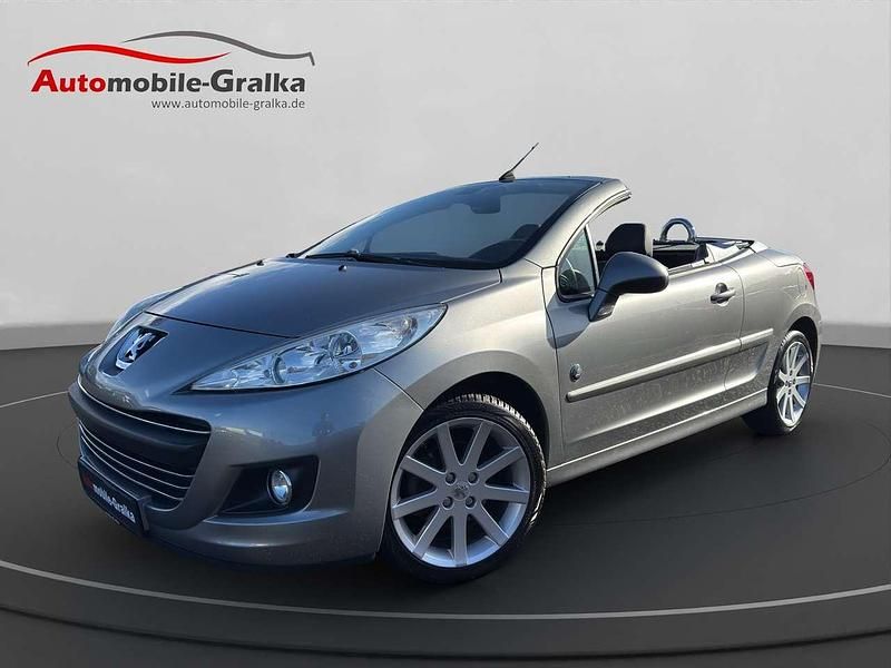Gris ermitage (metallic) Gebraucht 2011 Peugeot 207 CC Roland Garros Cabrio | 6.990 € (Teuer) - Bild 1/4
